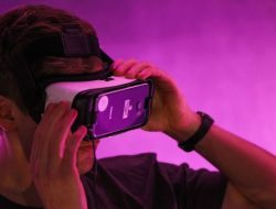 What parents should know about the VR gear kids want